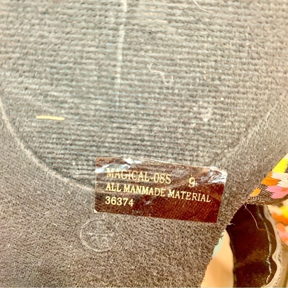 NEW Boho Sandals Sz 9 Bamboo Flat Strappy Sandals Black Multicolored Knit Poms - Picture 12 of 16